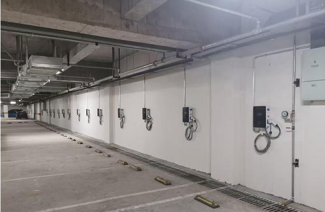 智慧新能源_电动汽车_新能源汽车充电站移机系统解决方案